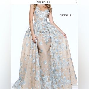 Sherri Hill 50837 (NWT) NEW Fitted A-line overskirt gown/dress, flower appliques